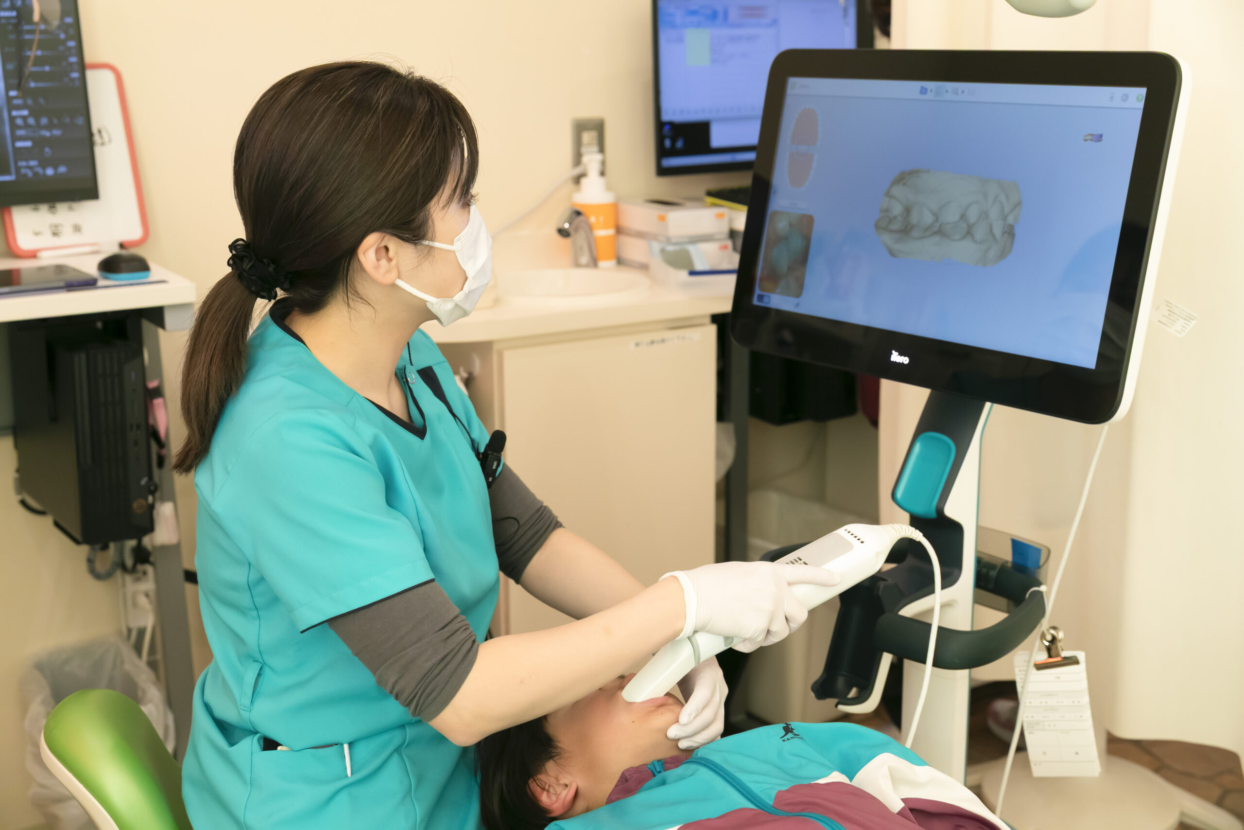 マウスピース矯正しゃべりにくい